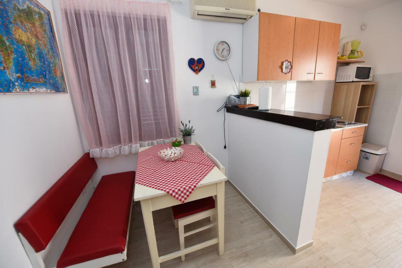 Apartments Enya Novalja Extérieur photo