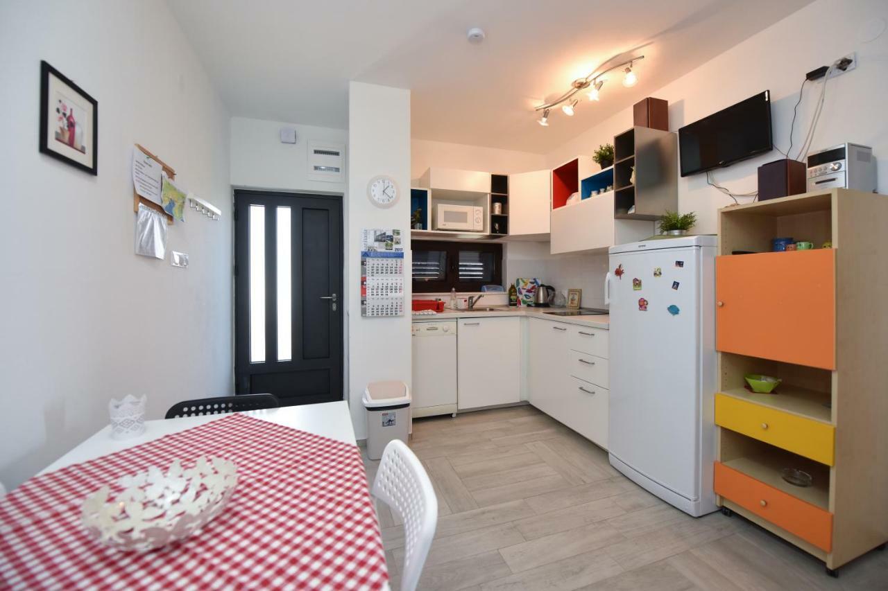 Apartments Enya Novalja Extérieur photo
