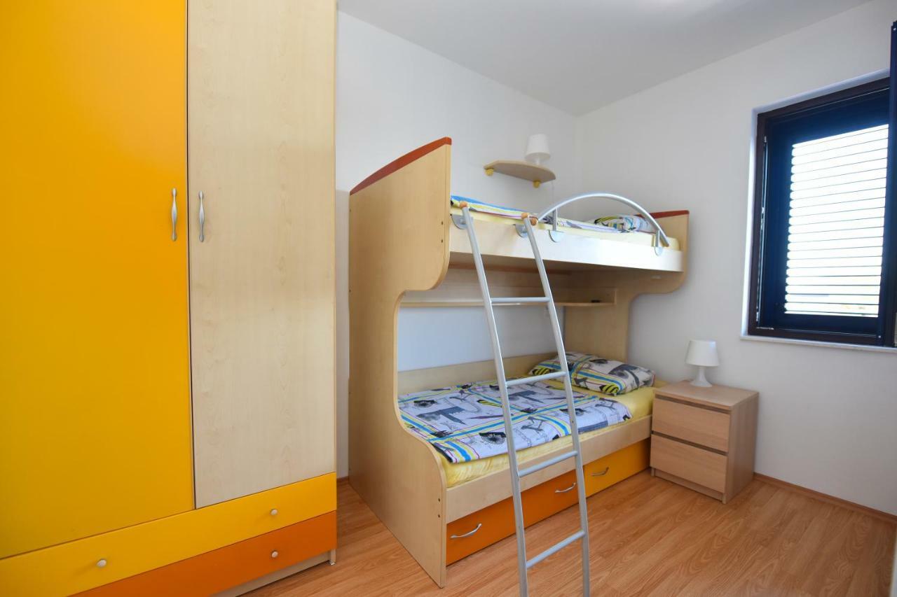 Apartments Enya Novalja Extérieur photo