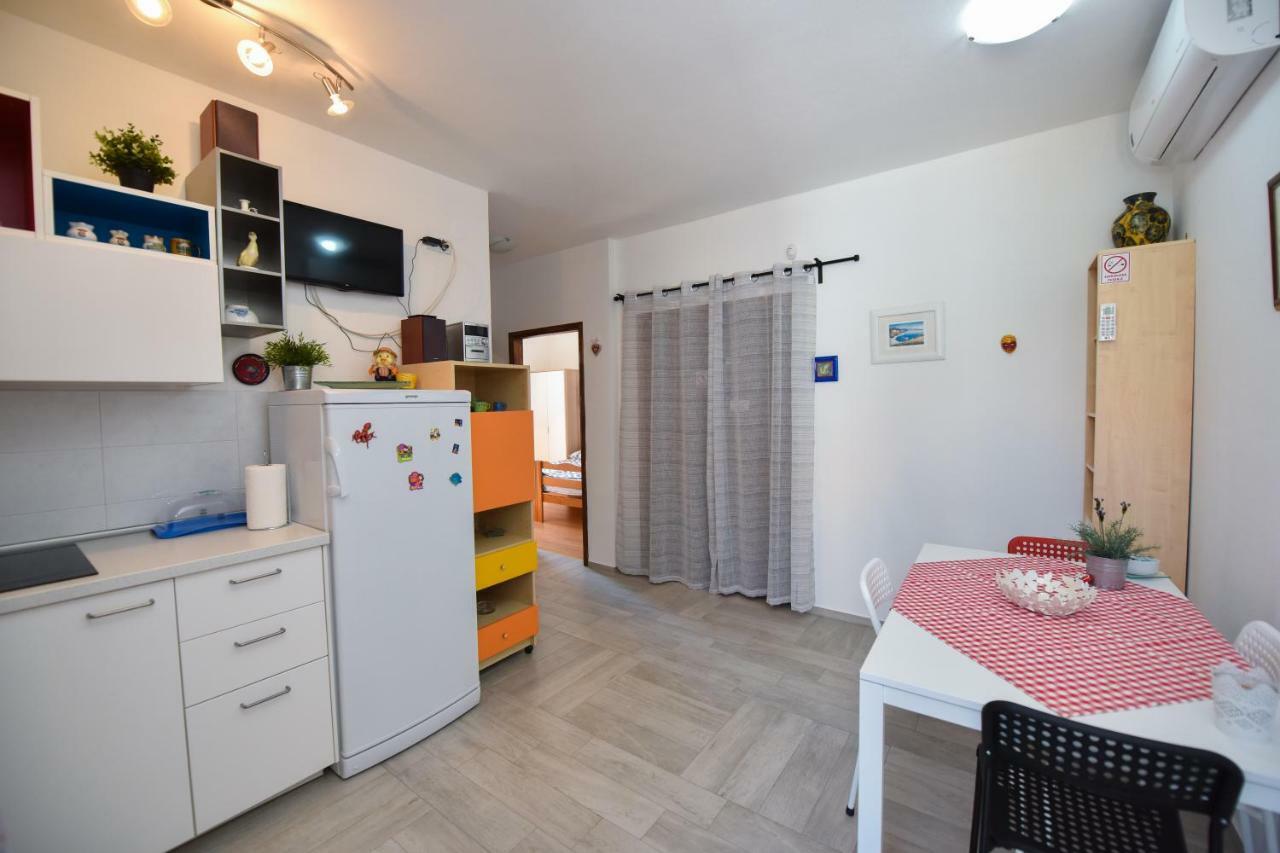 Apartments Enya Novalja Extérieur photo