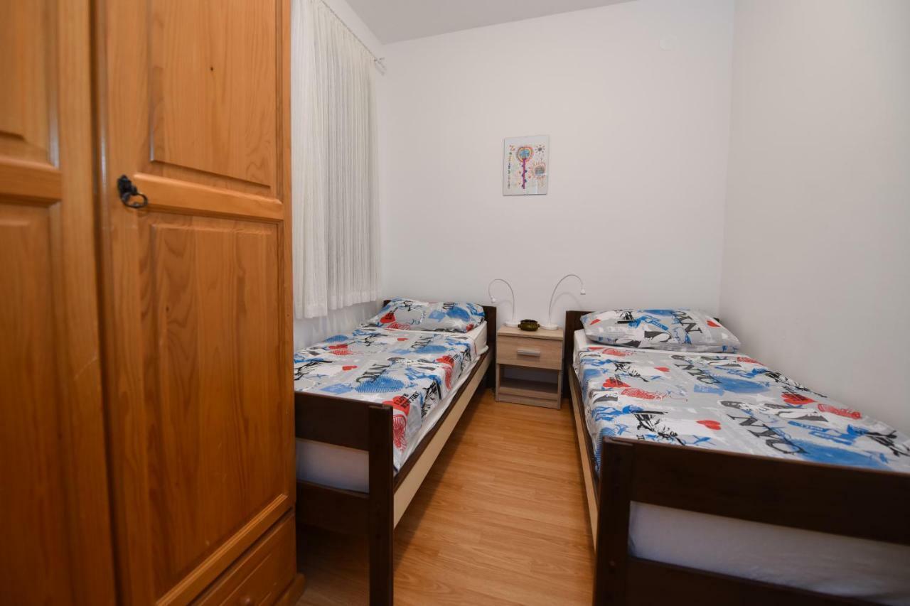 Apartments Enya Novalja Extérieur photo